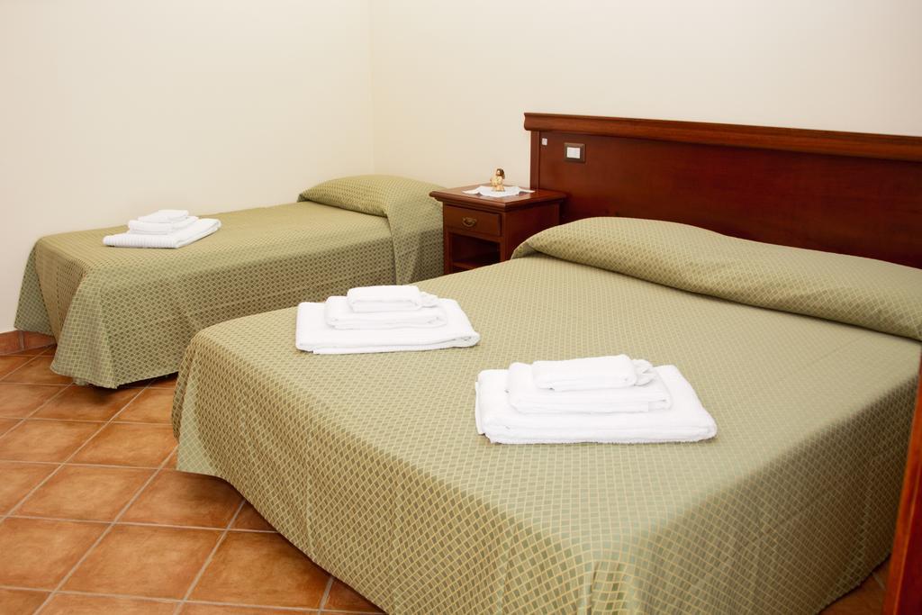 Agriturismo Valle Dell'Etna Roccella Valdemone Zimmer foto